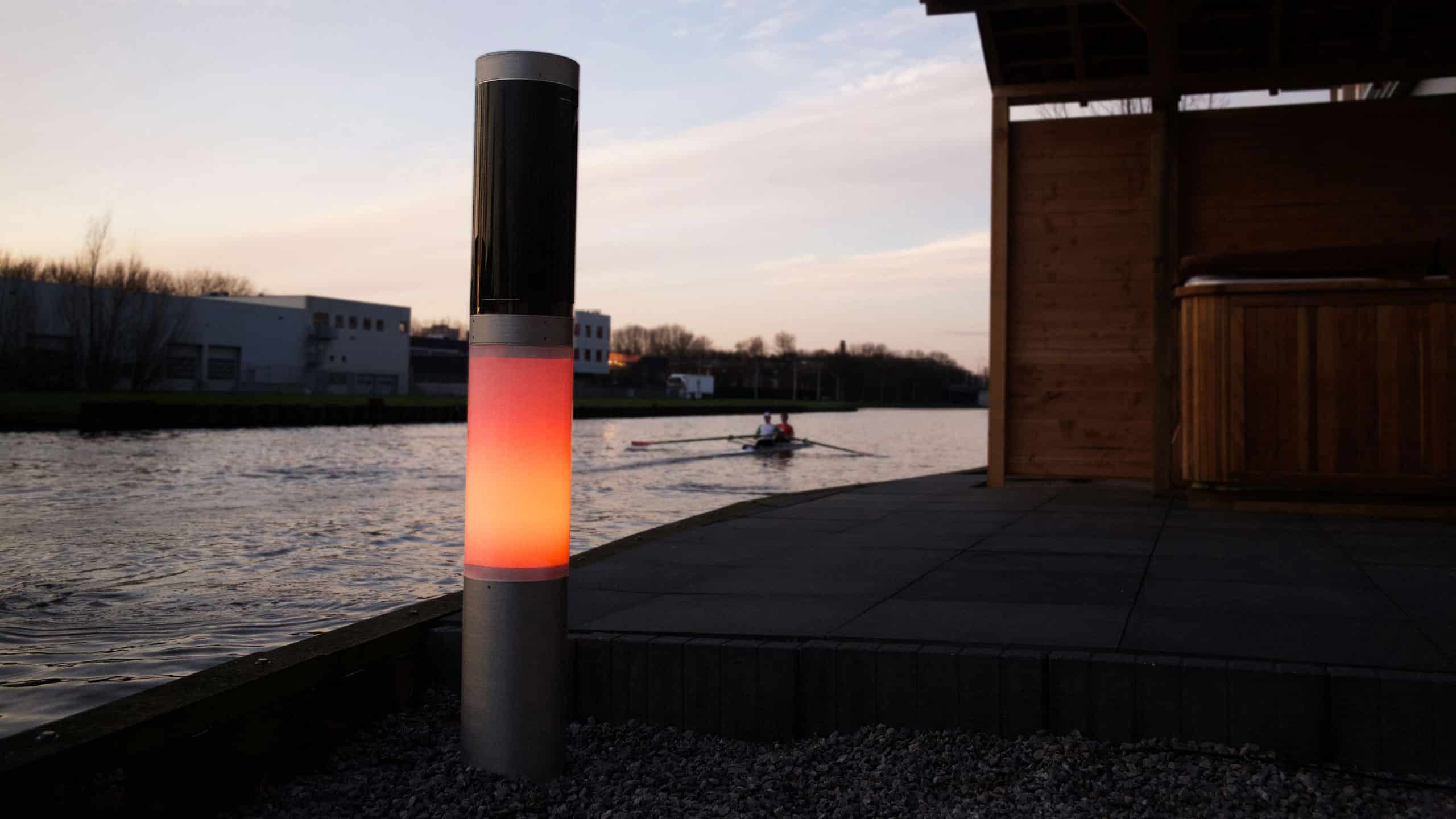 Solar-LED-buitenlamp-NxT-buitenverlichting-op-zonne-energie-RGB-color-LED-tuinverlichting-voor-horeca-en-campings Solar outdoor lighting - NxT solar powered solar lamp post RGB color LED garden light for resorts, parks, hotels